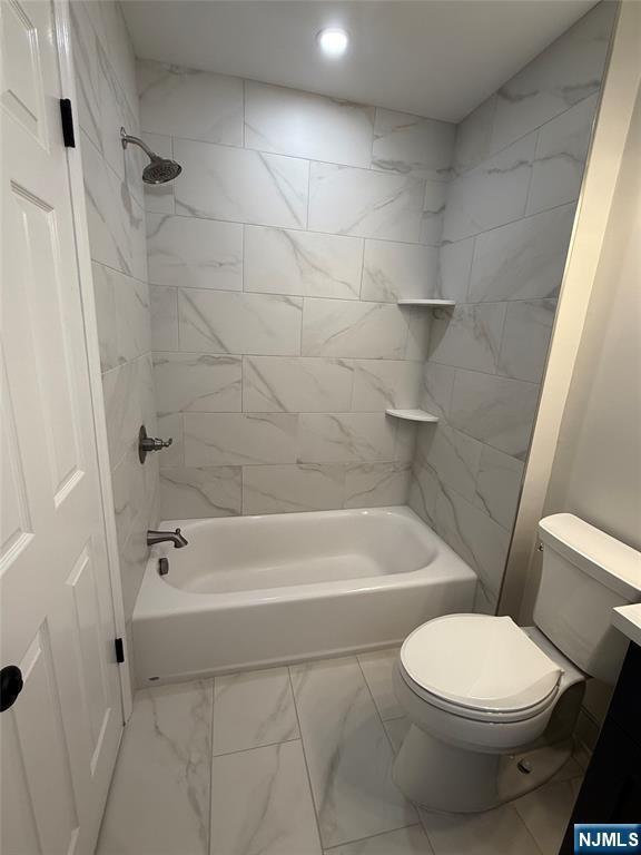 Building Photo - 686 Plum Terrace