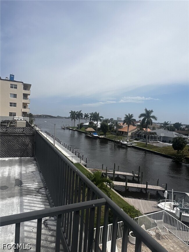 Building Photo - 1754 Cape Coral Pkwy E