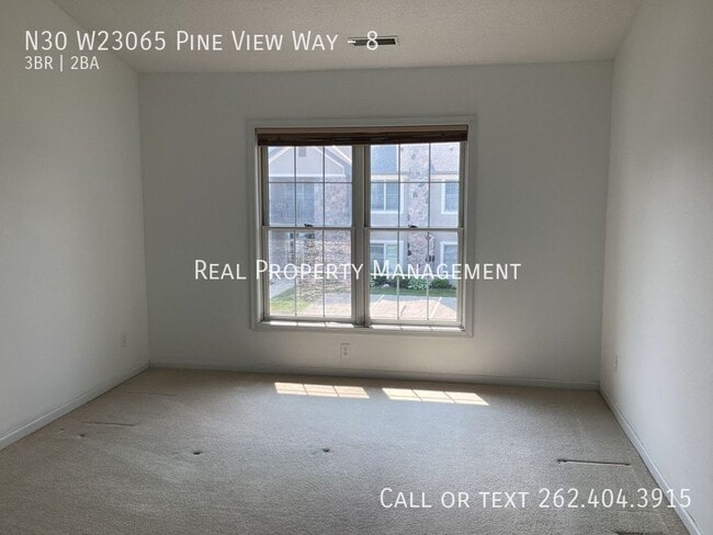 Building Photo - N30 W23065 Pine View Way-8