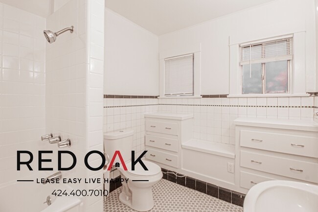 Building Photo - 220 Mira Mar Ave