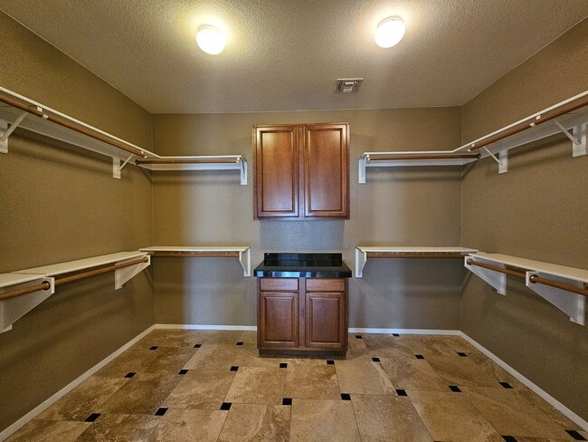 Building Photo - 7491 W Colony Park Dr