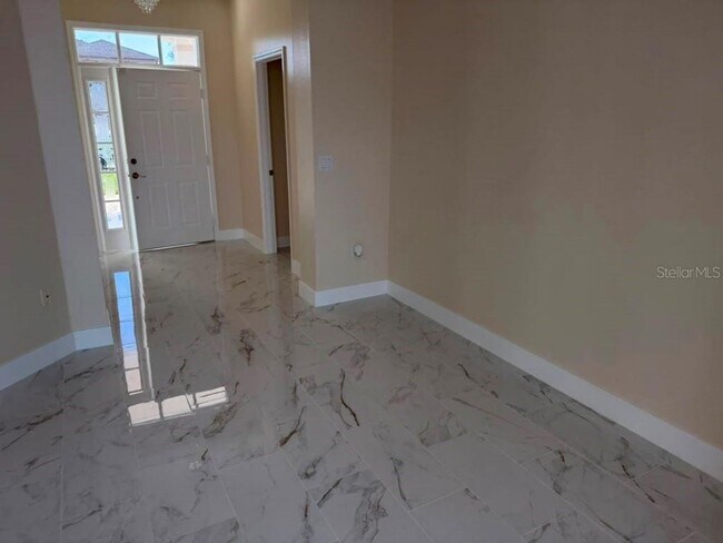 Building Photo - 351 Corsica Ct