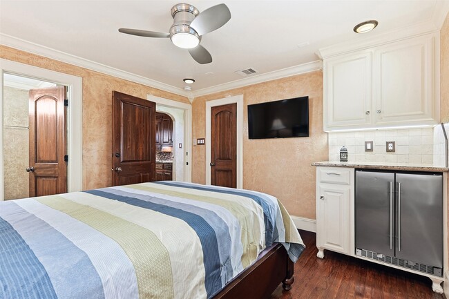 Building Photo - 3543 Rosedale St