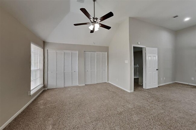 Building Photo - 16023 Willowpark Dr