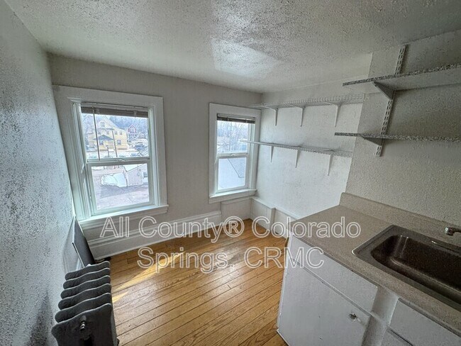 Building Photo - 815 N Nevada Ave