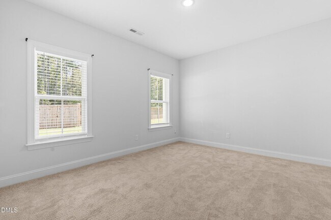 Building Photo - 148 E Battery Cir