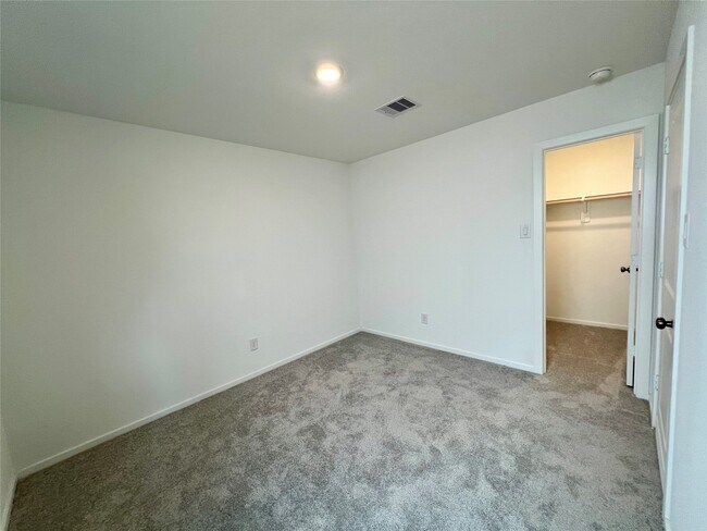 Building Photo - 15716 Plum Brk Dr