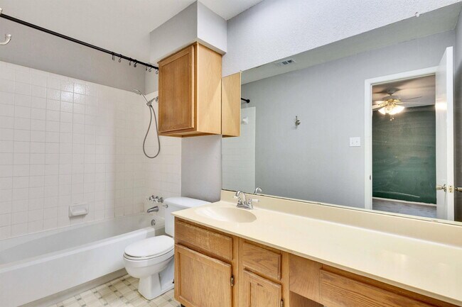 Building Photo - 9706 Moorberry St