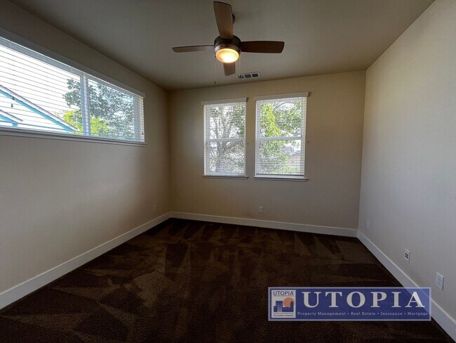Building Photo - Spacious and Modern 3-bedroom, 3.5 bathroom in Seabright just minutes away from the Beach Boardwa...