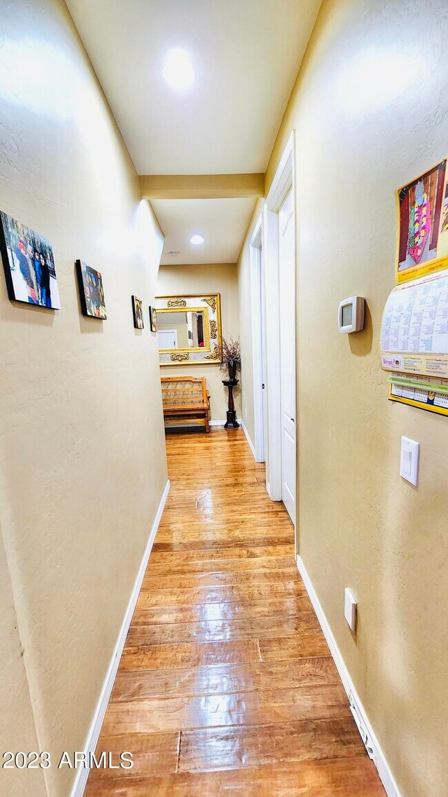 Building Photo - 3094 S Ashley Dr