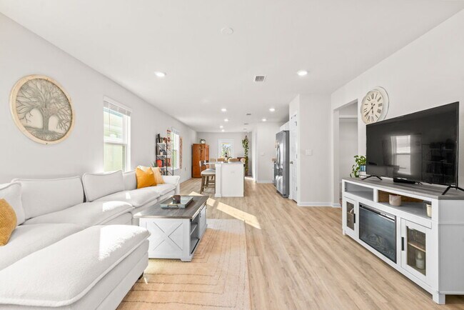 Building Photo - 6723 Atkins Rd