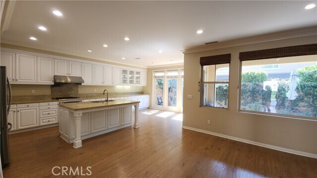 Building Photo - 32 Loquat