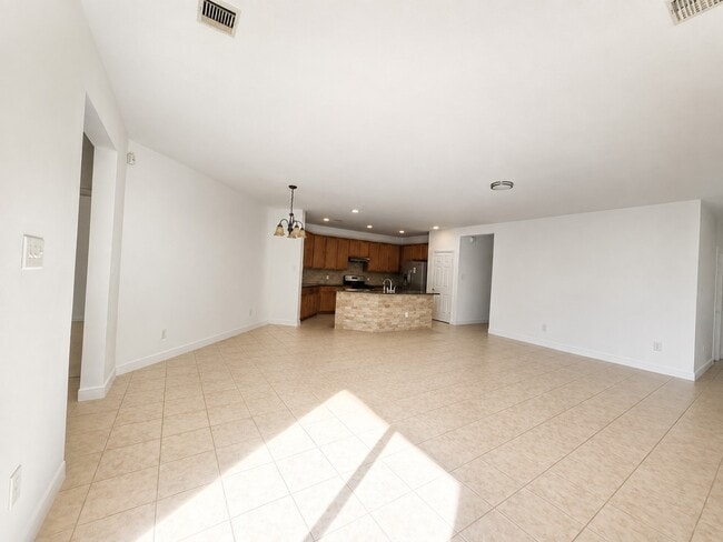 Building Photo - 18611 White Ash Ln