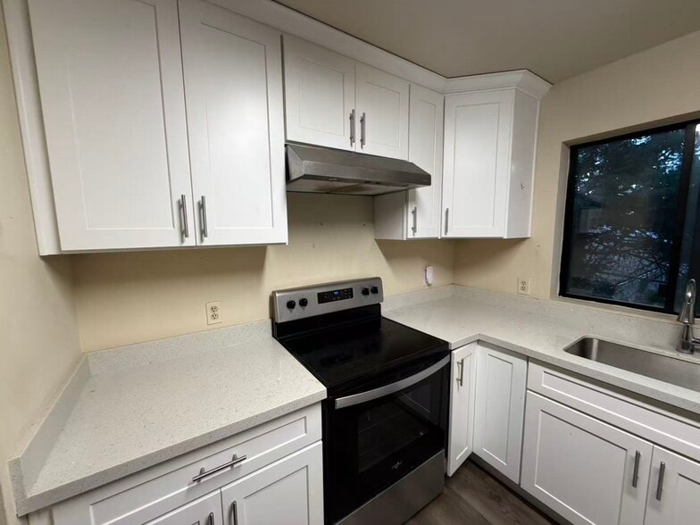 Building Photo - 8430 Delridge Way SW