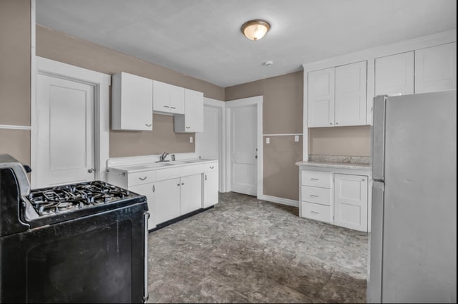 Building Photo - 4105 E 64th St