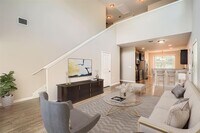 Building Photo - 516 E Slaughter Ln