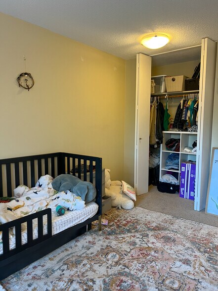 Building Photo - 3236 Garfield Ave