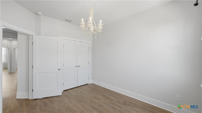 Building Photo - 223 Sapphire Dr