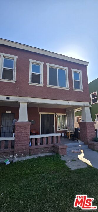 Building Photo - 712 W 46th St
