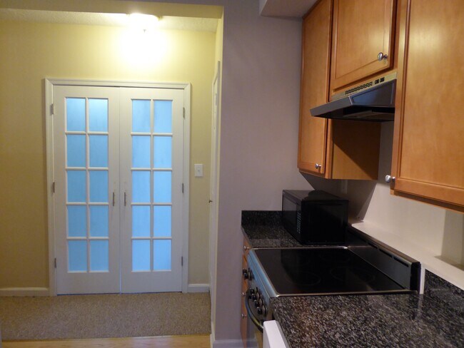 Building Photo - 118 3rd St NE