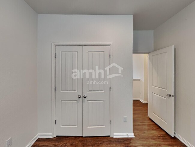 Building Photo - 2733 Wolfcreek