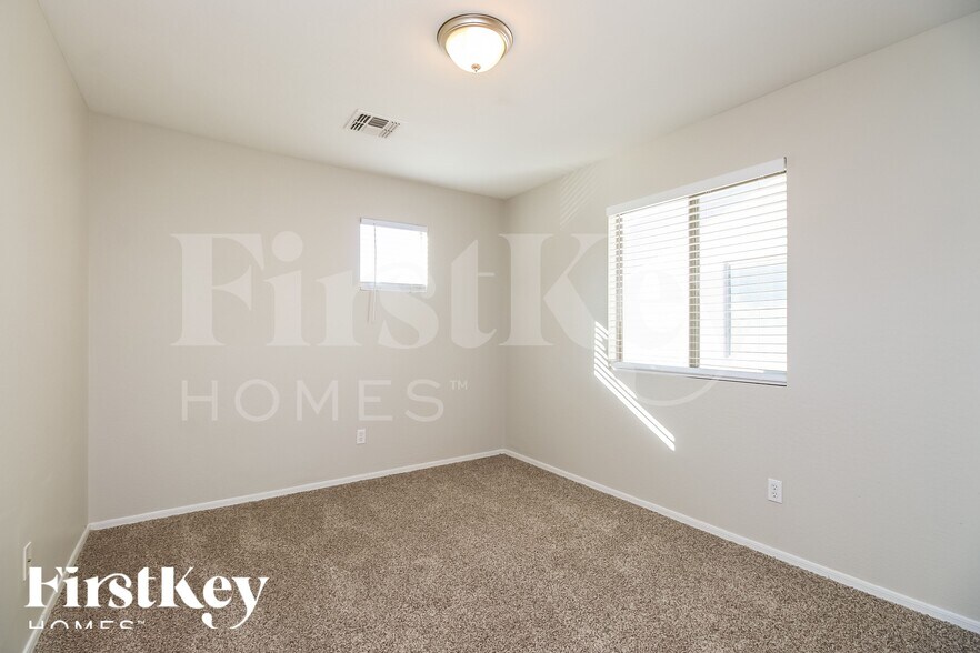 Building Photo - 3526 W Monte Way