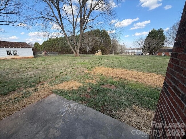 Building Photo - 505 N 1st Ave