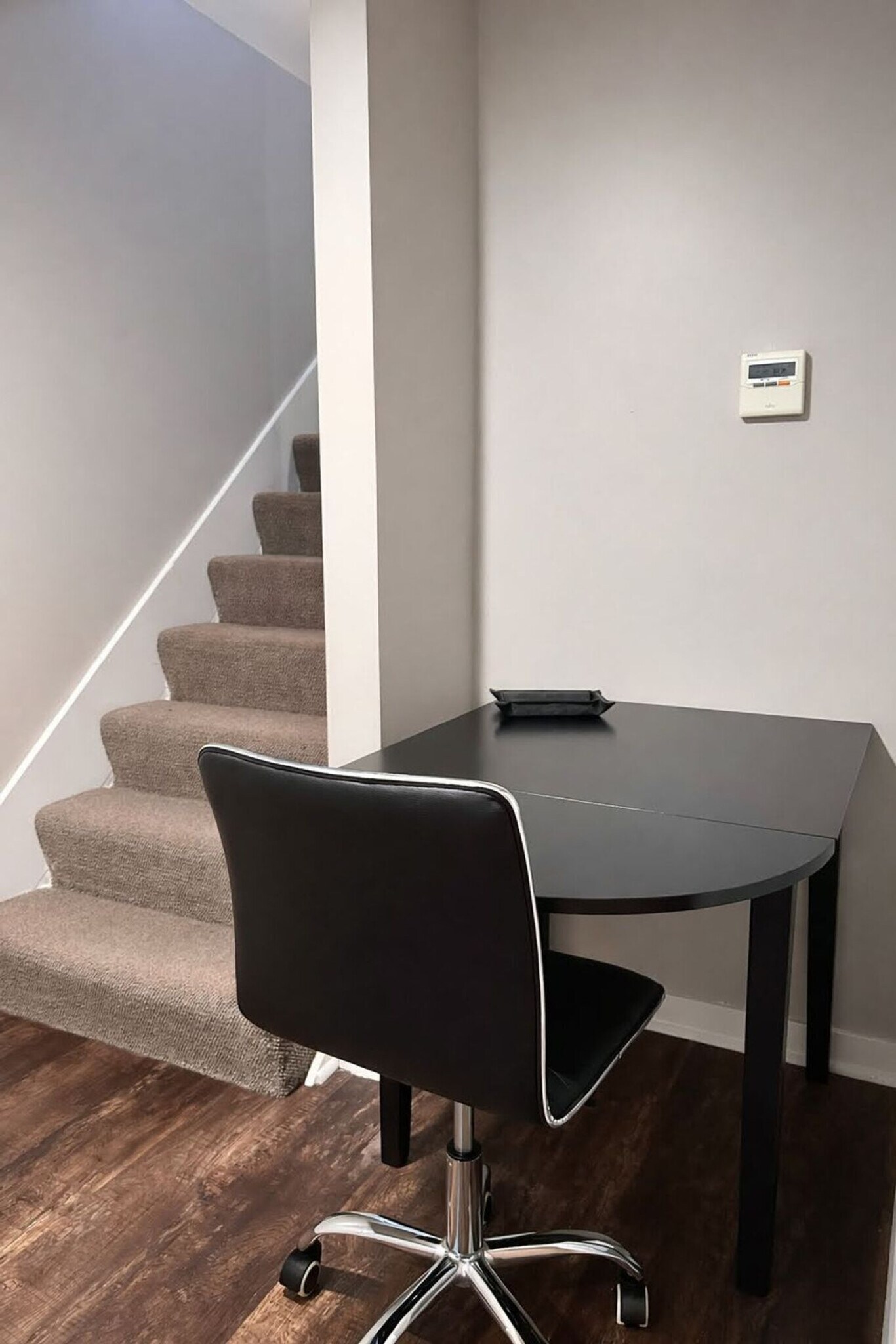 Building Photo - 736 N Throop St