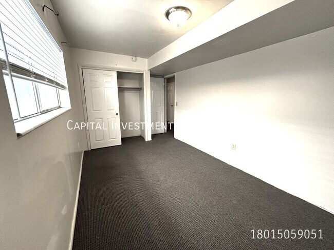 Building Photo - 1126 Crandall Ave S