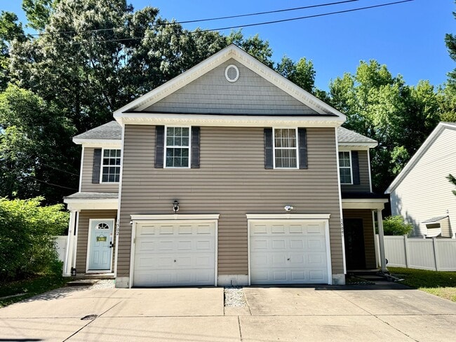 Building Photo - First-Time Rental Near The Beaches! Available 08-14-26 - Attached Garage - Fenced Yard - Pet Frie...