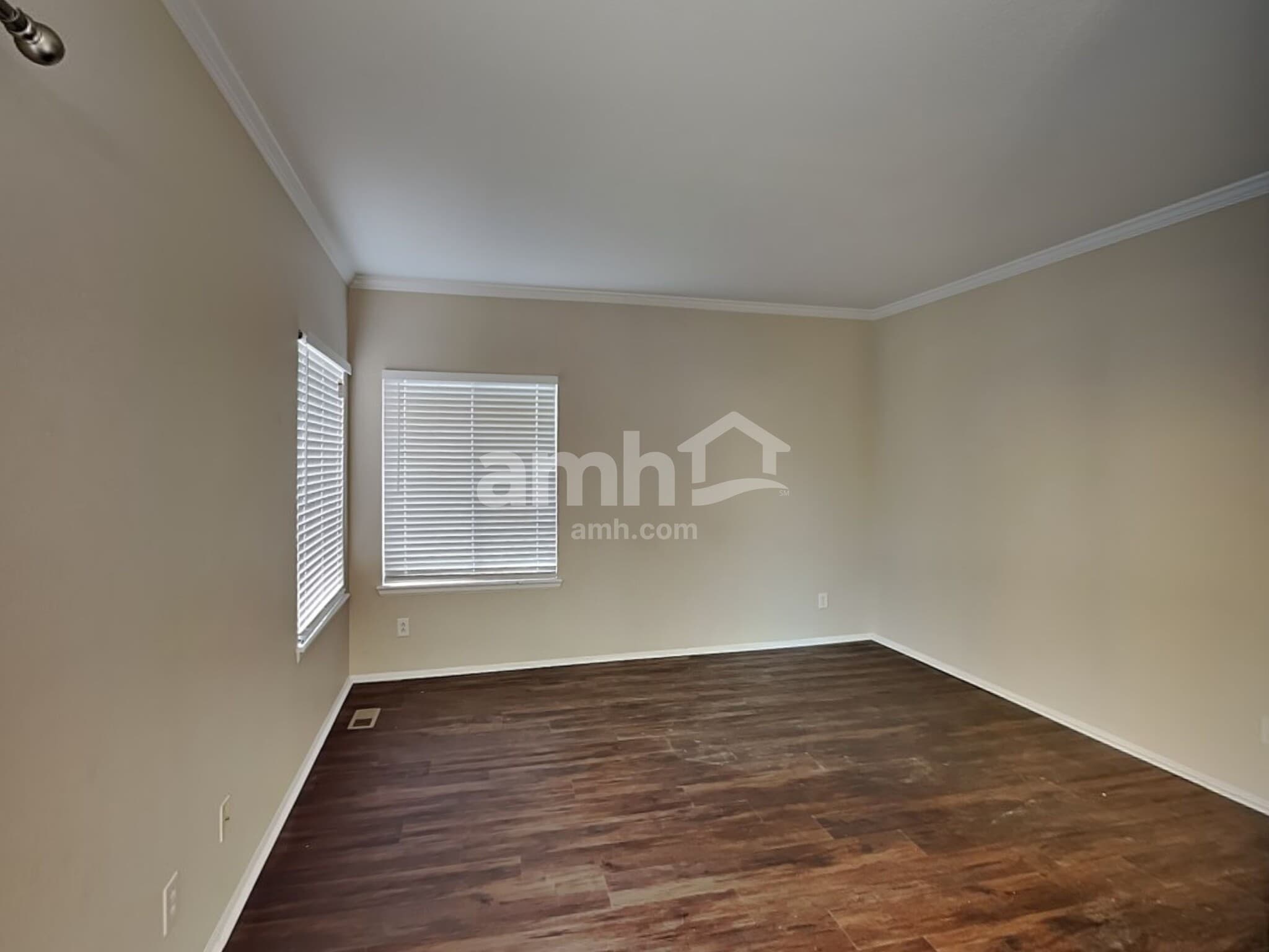 Building Photo - 9861 Kenton Cir