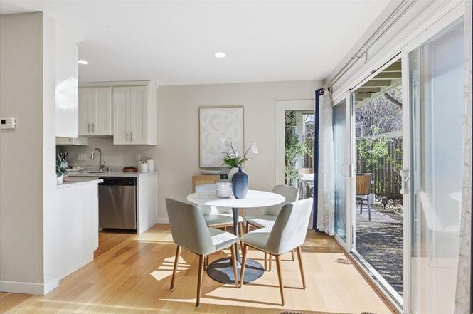 Building Photo - 280 Easy St