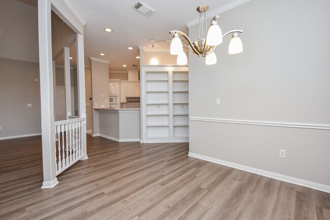 Building Photo - 11102 Waxwing St