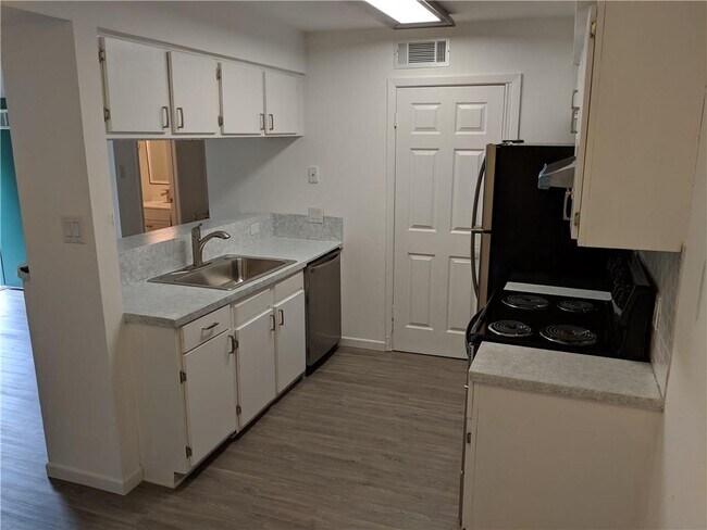 Building Photo - 3509 Alpine Cir