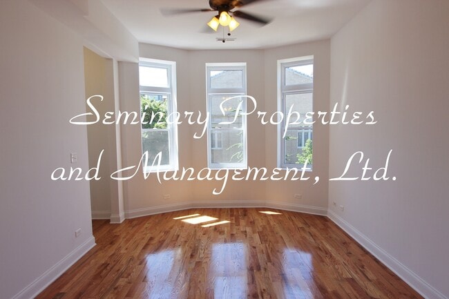 Interior Photo - 4502-04 N Paulina St