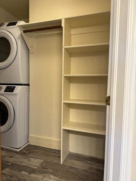 Building Photo - 281 Silver Queen S