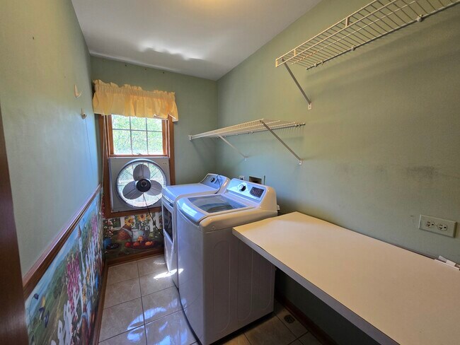 Building Photo - 2286 Brookside Ln
