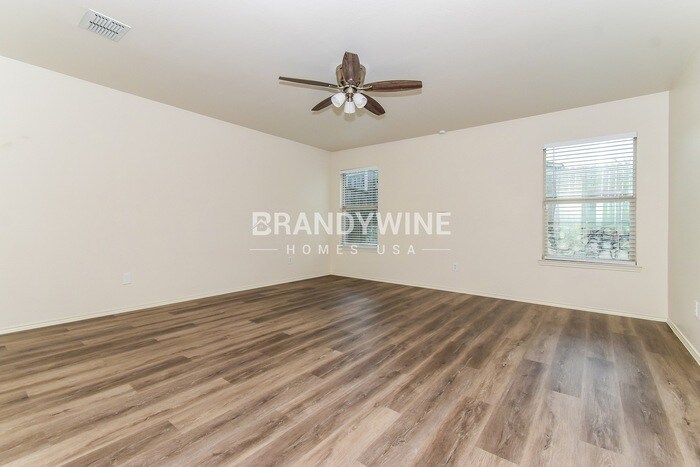 Building Photo - 523 Indian Paintbrush Dr