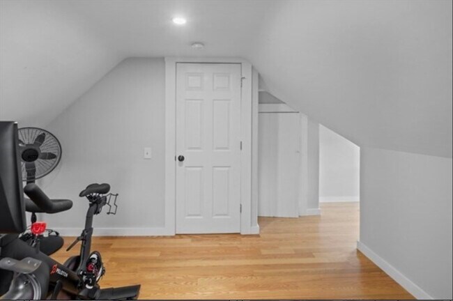 Building Photo - 14 Everett St