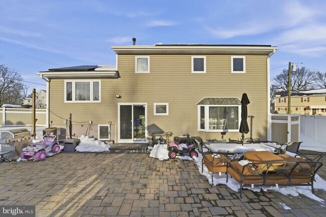 Building Photo - 38 Vine Way