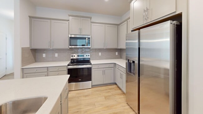 Building Photo - Immaculate New Townhome in Pringle Towns