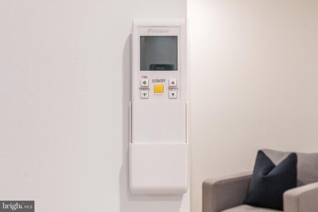 Building Photo - 1131-39 N Front St