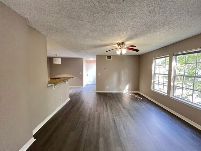 Building Photo - Great Apartment for rent!