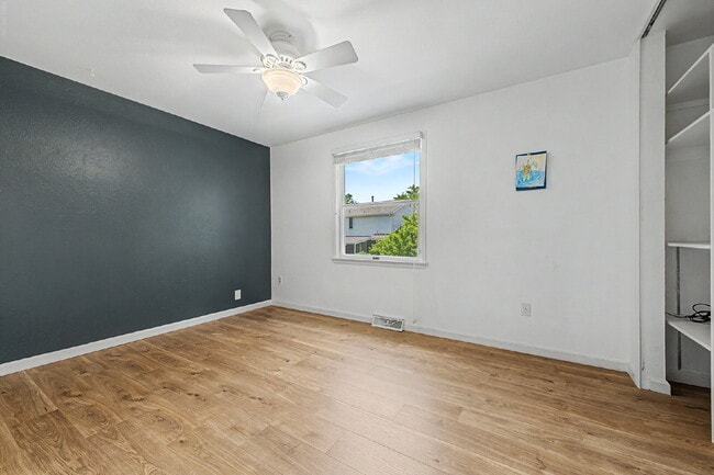 Building Photo - "Spacious 4-Bedroom Oasis with 4 Full Baths in Prime Englewood Location – 3306 Sq. Ft. of Comfort...