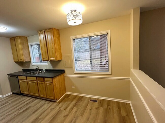 Building Photo - 1301 Haverhill Cir