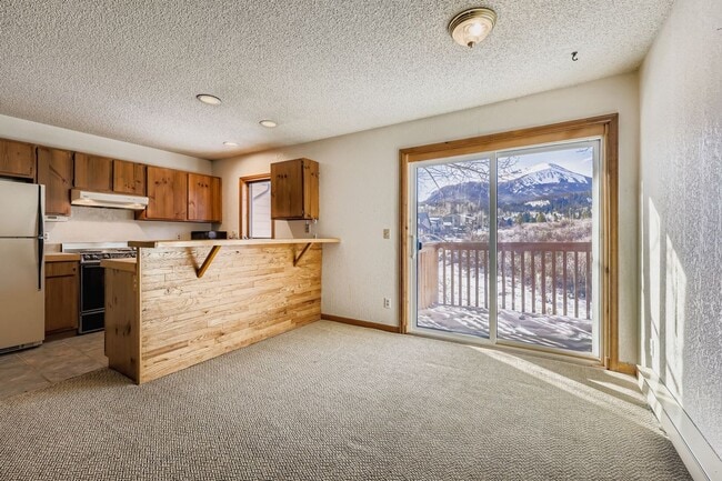 Building Photo - 345 N Chipmunk Cir