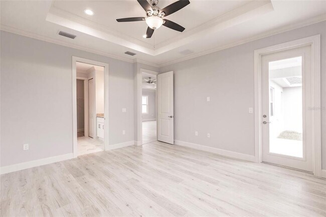 Building Photo - 236 Long Meadow Ln S