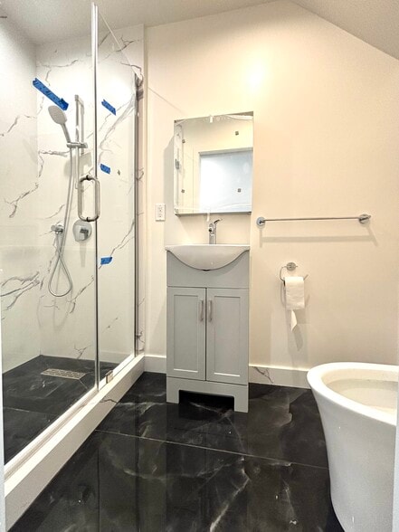 Building Photo - 131 Wetmore St