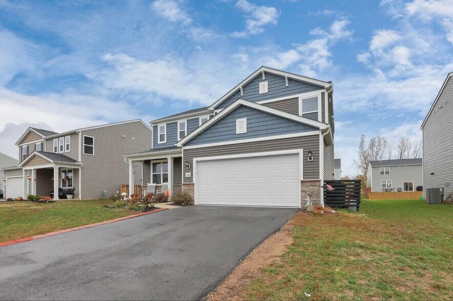Building Photo - 5520 Violet St