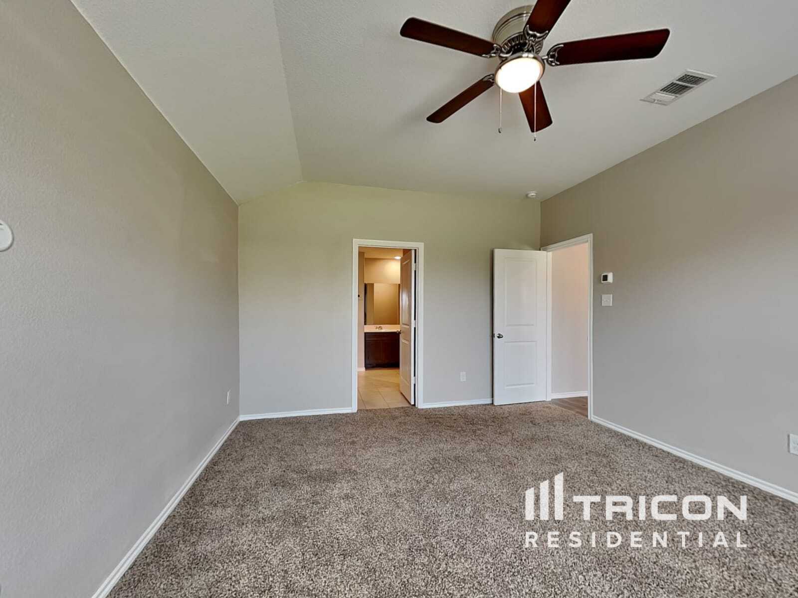 Building Photo - 821 Alton Dr